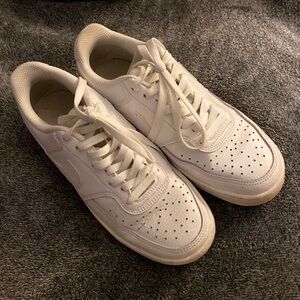 Size 7 Nikes white used but great shape no box